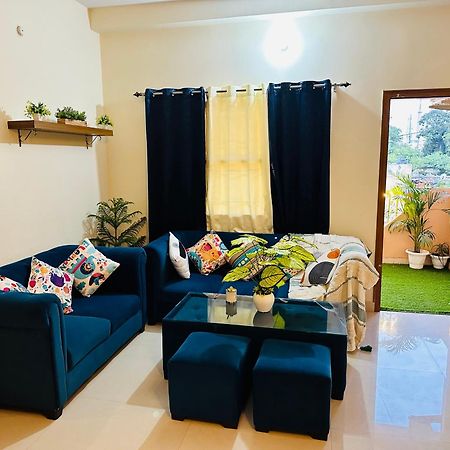 ורנאסי Zoomstay - 3Bhk Apartments מראה חיצוני תמונה