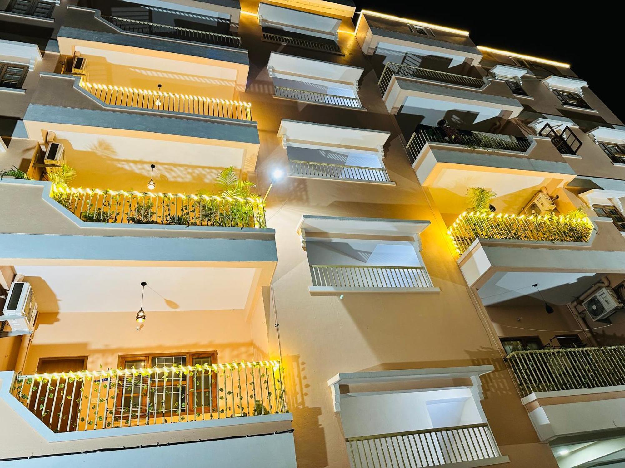 ורנאסי Zoomstay - 3Bhk Apartments מראה חיצוני תמונה