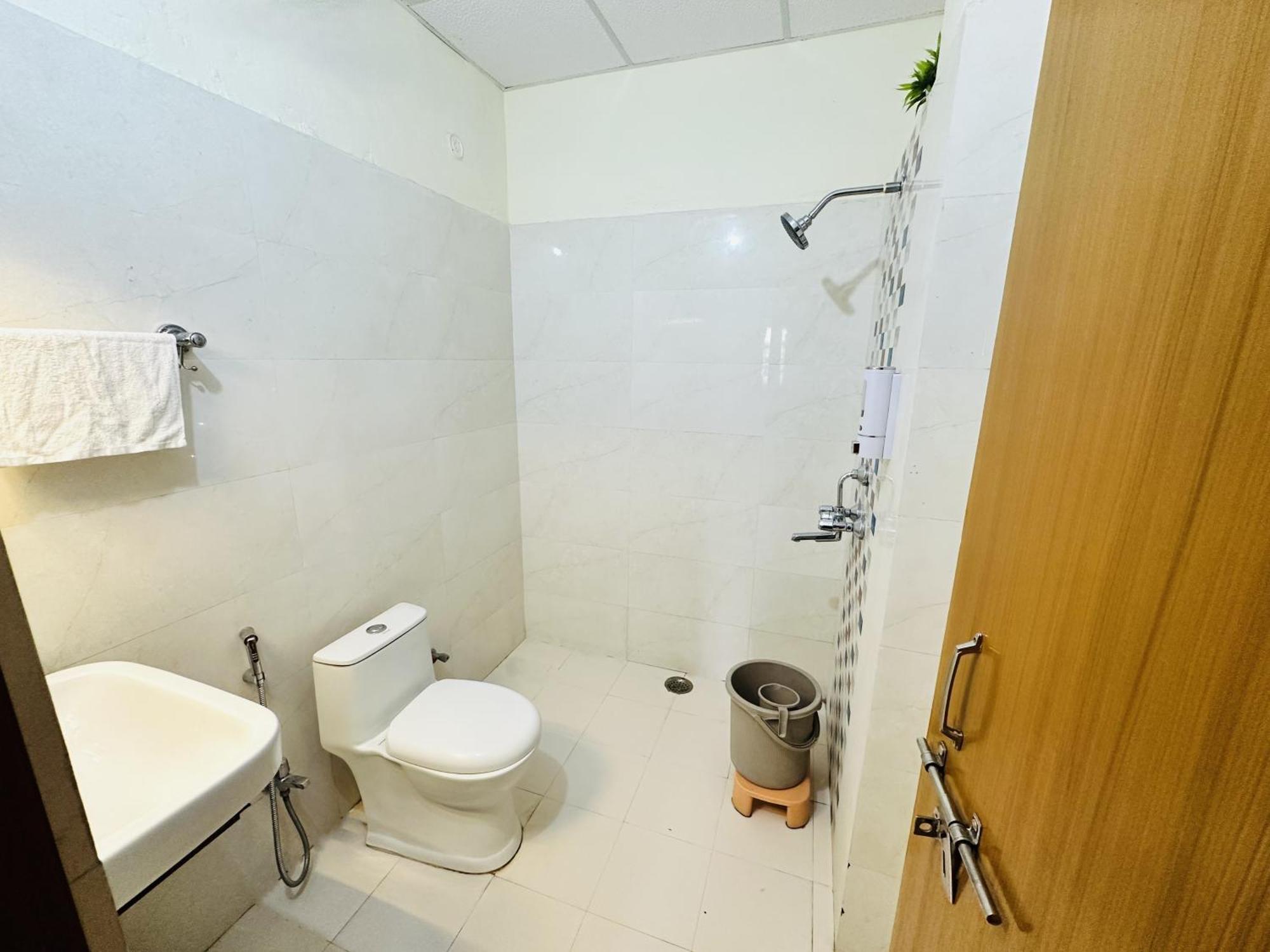 ורנאסי Zoomstay - 3Bhk Apartments מראה חיצוני תמונה