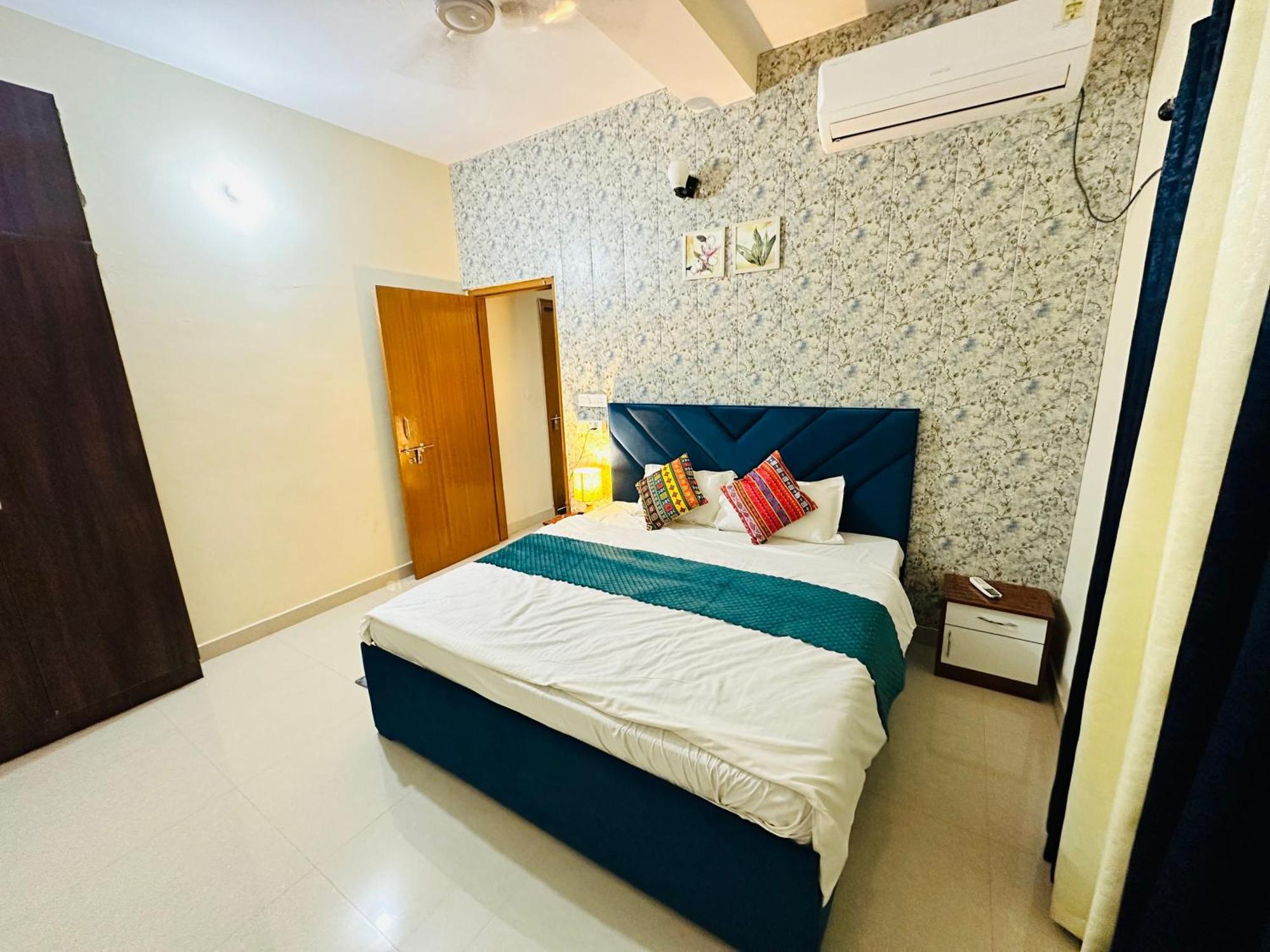 ורנאסי Zoomstay - 3Bhk Apartments מראה חיצוני תמונה