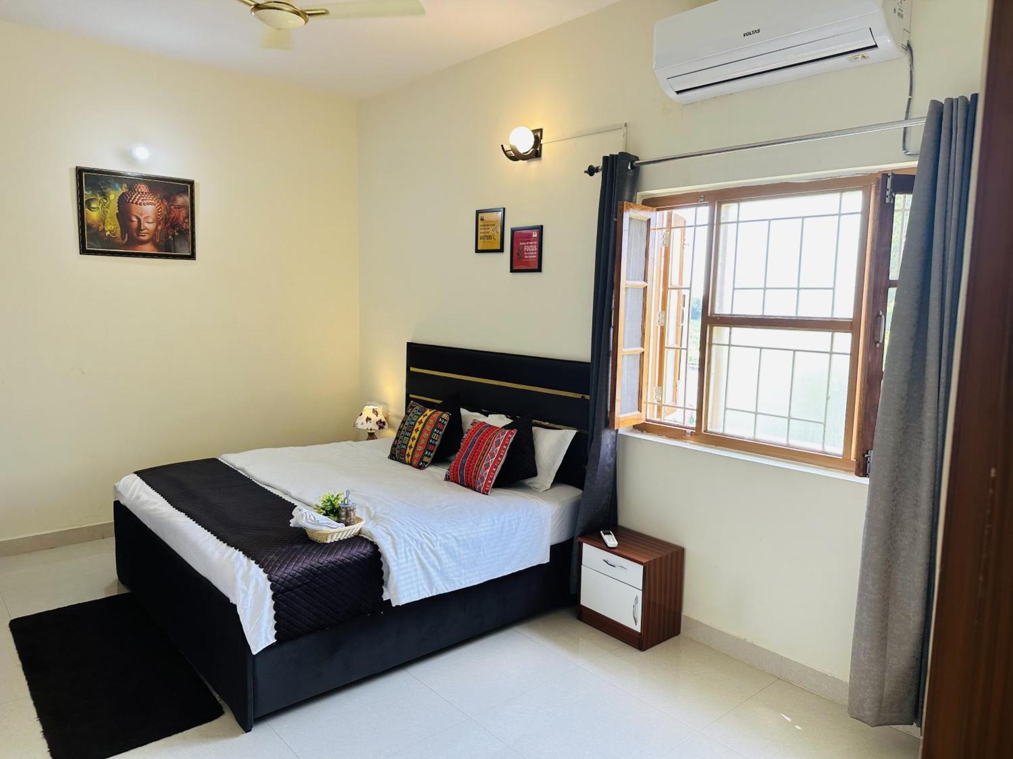 ורנאסי Zoomstay - 3Bhk Apartments מראה חיצוני תמונה