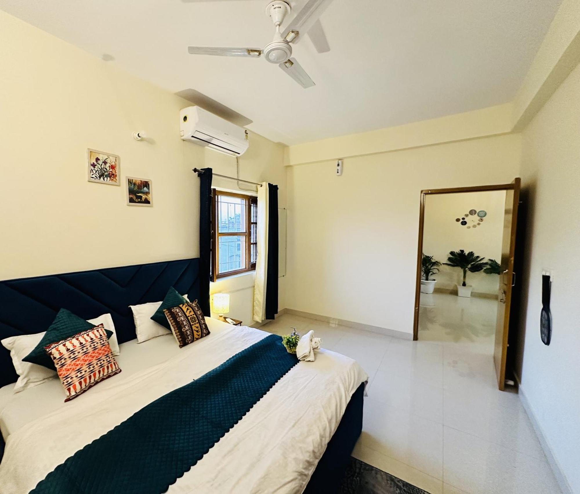 ורנאסי Zoomstay - 3Bhk Apartments מראה חיצוני תמונה